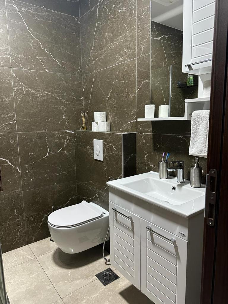 Nejra Apartment Ulcinj Ngoại thất bức ảnh